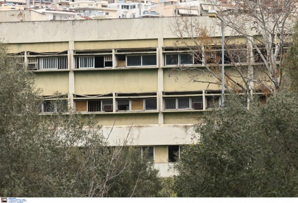 Δαφνί: Ποινική δίωξη για ανθρωποκτονία στον 47χρονο που σκότωσε με γυαλί 44χρονη τρόφιμο