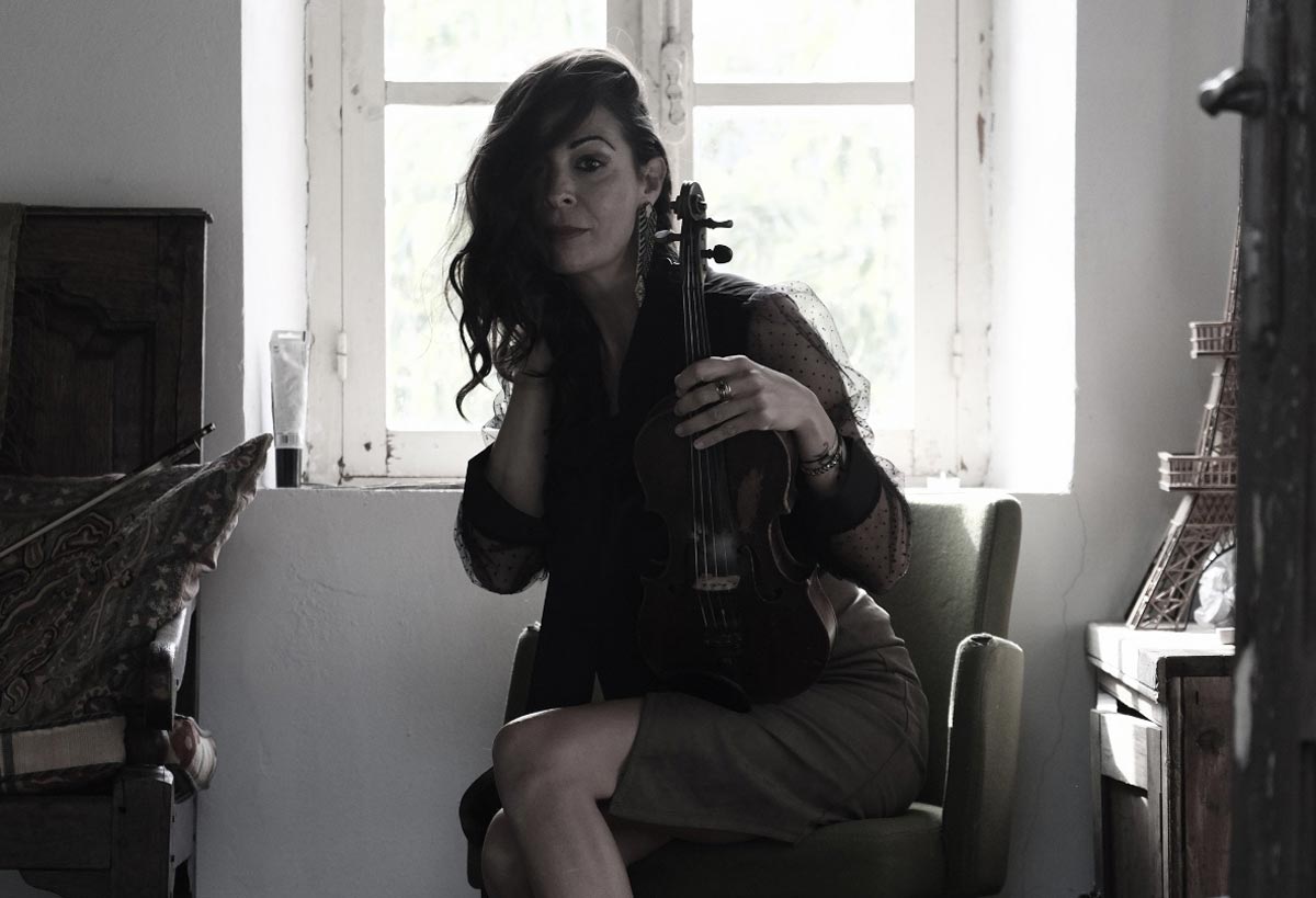 Η διεθνώς αναγνωρισμένη βιολονίστρια Μαρία Μανουσάκη στο Half Note Jazz Club