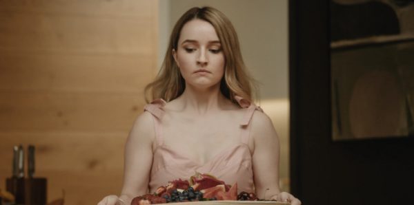 Μπελ Γκίμπσον: Η αληθινή ιστορία της απατεώνισσας του Instagram που ενέπνευσε τη σειρά «Apple Cider Vinegar»