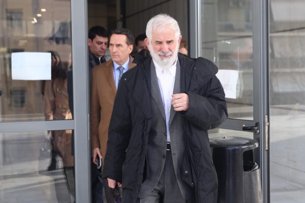 Δίκη Φιλιππίδη: Προκλητικός ο εισαγγελέας – «Δεν έχετε ξανακούσει άντρα να την πέφτει σε γυναίκα άγρια;»