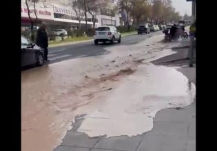 Λεωφόρος Μεσογείων: Έσπασε αγωγός της ΕΥΔΑΠ – Με προβλήματα η κυκλοφορία των οχημάτων