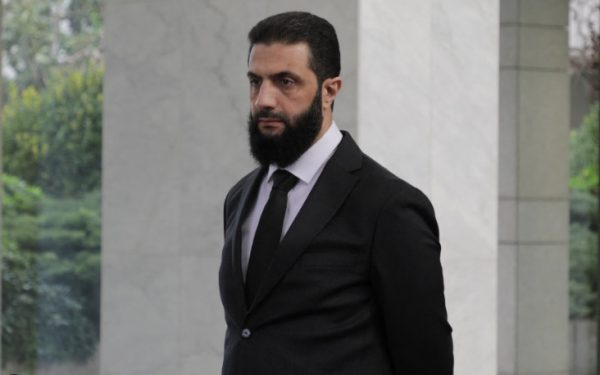 Η Συρία αποκτά νέο δικτάτορα καθώς ο τζιχαντιστής αλ Σάρα αυτοανακηρύσσεται «πρόεδρος»