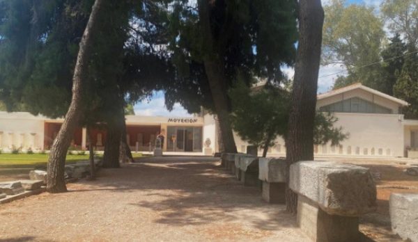 ΥΠΠΟ: Σχέδιο ενοποίησης και ανάδειξης του αρχαιολογικού χώρου της Ερέτριας