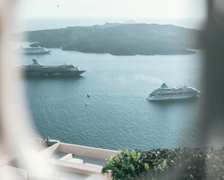 Σαντορίνη: Η έντονη σεισμική δραστηριότητα βάζει στον «πάγο» το τέλος κρουαζιέρας