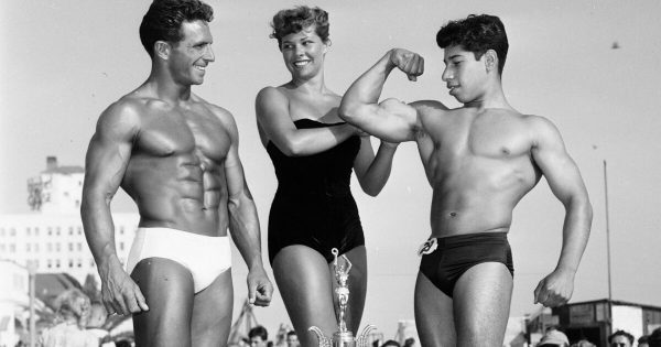 Το φαινόμενο των «συζύγων Huberman» που σαρώνει τις ΗΠΑ – Πρωτεΐνη, διατροφή, άσκηση και ακροδεξιά