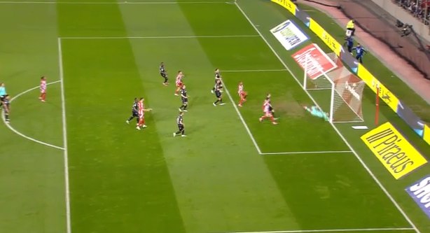 Ο Ολυμπιακός άνοιξε το σκορ με ωραίο γκολ του Ροντινέι (1-0, vid)