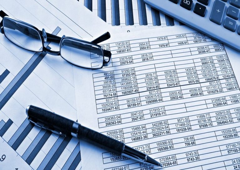 Κατατέθηκε στη Βουλή η διάταξη για τη μείωση των ασφαλιστικών εισφορών