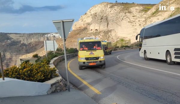 Σαντορίνη: Στο νησί μονάδες του ΕΚΑΒ – Έφτασαν μετασχηματιστές και γεννήτριες μεγάλης ισχύος