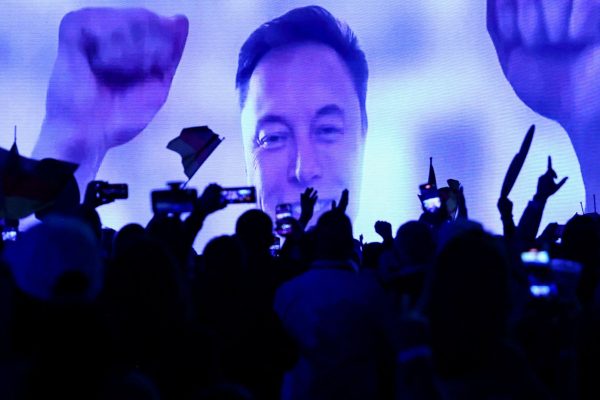 Θα καταφέρει η Berlinale να γλυτώσει από τον τυφώνα Έλον Μασκ;