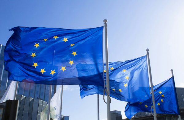 Κομισιόν: Το σχέδιο της ΕΕ για τη μείωση της γραφειοκρατίας θα επηρεάσει αρνητικά τους εργαζόμενους;