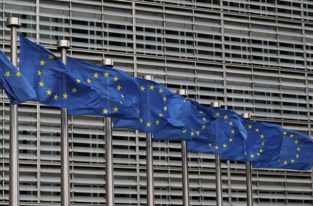 ΕΕ: Η Κομισιόν προαναγγέλλει «σθεναρή» αντίδραση στους «αδικαιολόγητους» δασμούς του Τραμπ