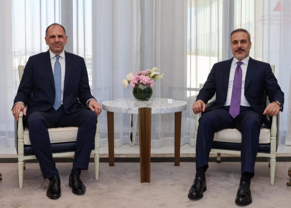 Συνάντηση Γεραπετρίτη με Φιντάν στο Κατάρ – Συζητήθηκαν διμερείς σχέσεις και διεθνείς εξελίξεις