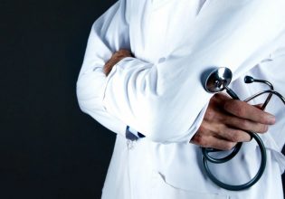 Ρόδος: 73 χρόνια κάθειρξη στον 68χρονο γυναικολόγο για βιασμούς και ασέλγεια σε ασθενείς του