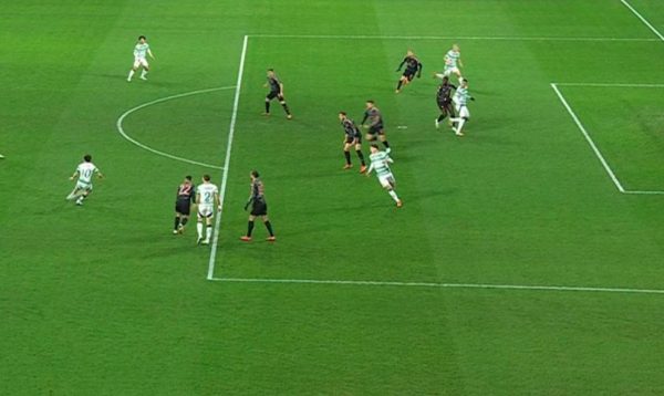 Σκόραρε ο Κουν για τη Σέλτικ, αλλά το γκολ ακυρώθηκε για οφσάιντ του Άιντα (vid)