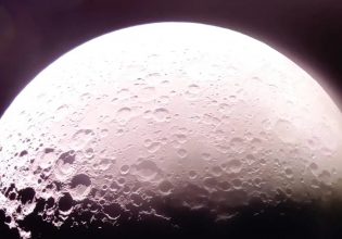 Ιδιωτική σεληνάκατος στέλνει καρτ-ποστάλ από την αθέατη πλευρά του φεγγαριού