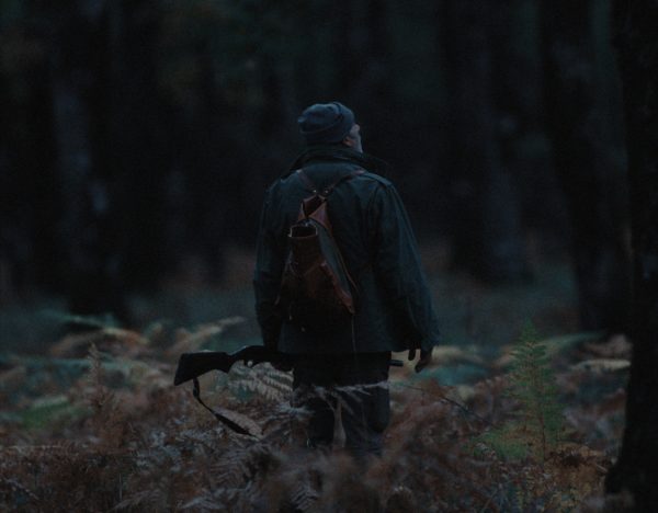 «Το κυνήγι»: Η ταινία του Χρήστου Πυθαρά μας θυμίζει πώς κάθε ζώο έχει τα όρια του