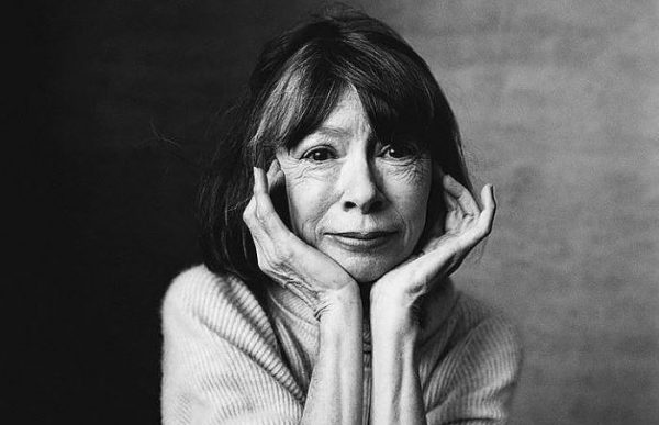 Αλκοολισμός, κατάθλιψη, πολύπλοκη σχέση με την κόρη – Το «εκπληκτικά οικείο» ημερολόγιο της Τζόαν Ντίντιον