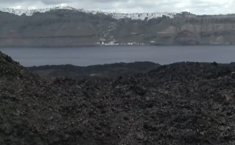 Σαντορίνη: Το ανησυχητικό βουητό και το πιθανό «ξύπνημα» του ηφαιστείου