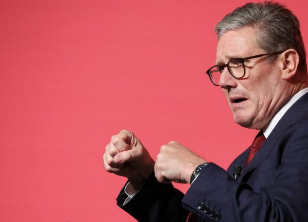 Συμβούλιο για την Ισλαμοφοβία συστήνει ο Στάρμερ – Στόχος οι… «βλάσφημοι» Βρετανοί