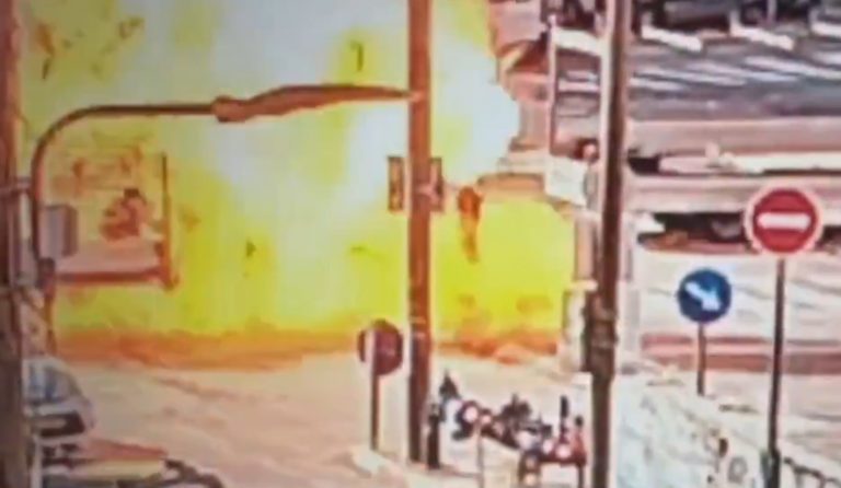 Ισραήλ: Έκρηξη Ι.Χ. σε κεντρικό δρόμο του Τελ Αβίβ καταγράφει κάμερα του στρατού