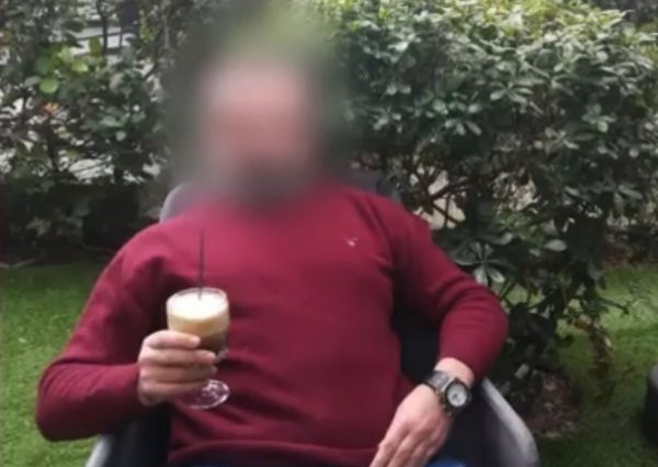 «Να ξάπλωνες πάνω μου…» – Τα σοκαριστικά μηνύματα του καθηγητή στην ανήλικη μαθήτρια