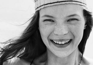 Πώς αυτό το πορτρέτο της Κέιτ Μος έγινε ορόσημο μιας νέας επανάστασης