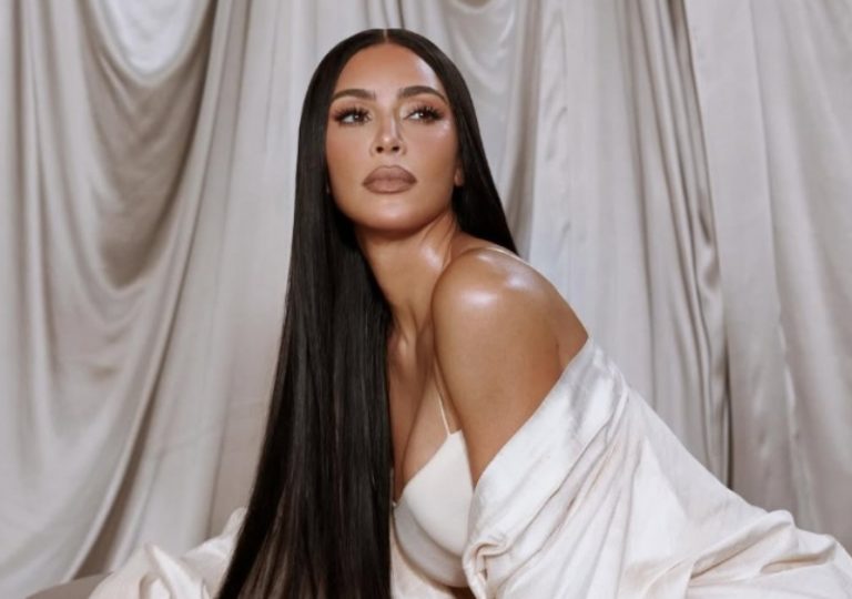 Παγκόσμια συγκίνηση: Έπρεπε η Μπιάνκα Σενσόρι να τα κάνει όλα λάθος για να υποκλιθεί το διαδίκτυο στο στυλ της Κιμ Καρντάσιαν