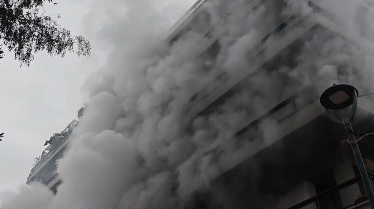 Φωτιά σε διαμέρισμα στο Κολωνάκι