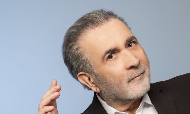 Ο όχι και τόσο θεσσαλονικιός Κώστας Σιάφης, η Νατάσσα Μποφίλιου και τα πρόσωπα του Λάκη Λαζόπουλου: Το «Αλ Τσαντίρι Νιουζ» επιστρέφει