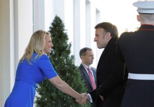 Μακρόν: Η αμηχανία χτύπησε κόκκινο – Ο Τράμπ σνόμπαρε τον Γάλλο πρόεδρο και δεν τον υποδέχτηκε στον Λευκό Οίκο