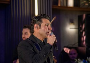 Πέτρος Ιακωβίδης: Η λαμπερή απονομή του πλατινένιου album «Καλησπέρα»