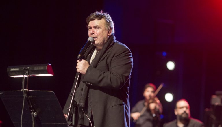 «Έπεσε για ύπνο και δεν ξύπνησε»: Συγκινεί ο αδερφός του Μανώλη Λιδάκη – Το Σάββατο 1η Μαρτίου η κηδεία του