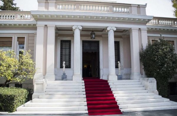 Τρία σενάρια για τον ανασχηματισμό