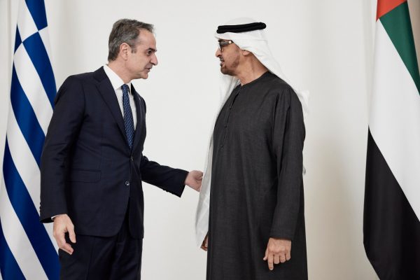 Συνάντηση Μητσοτάκη με τον πρόεδρο των ΗΑΕ – «Ξεπεράστηκε ο στόχος για άμεσες ξένες επενδύσεις ύψους 4 δισ. ευρώ»