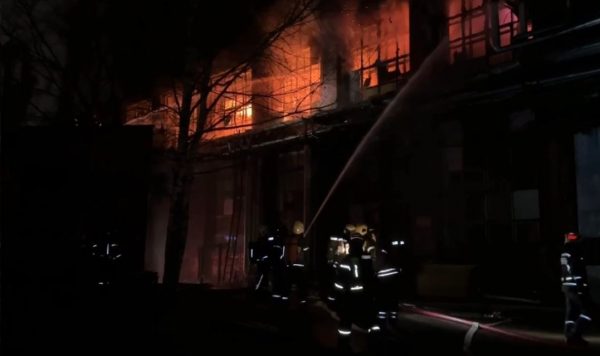 Ρωσία: Φωτιά σε συγκρότημα κατοικιών στη Μόσχα – 90 διασώσεις, συγκλονιστικές στιγμές