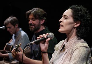 «Τα τραγούδια της Σωτηρίας»: Νέος κύκλος παραστάσεων στο Θέατρο του Νέου Κόσμου