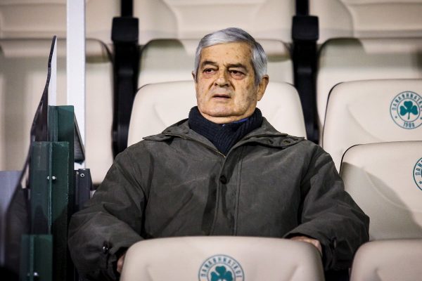 Τελευταίο φτερούγισμα, Τάκης Οικονομόπουλος