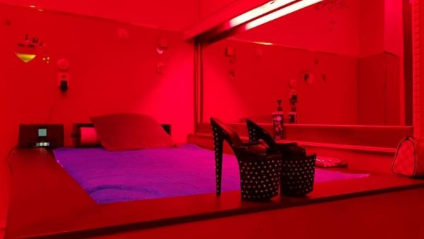 Ιδιοκτήτρια οίκου ανοχής αποκαλύπτει – Αυτή είναι η μέρα με την μεγαλύτερη επισκεψιμότητα