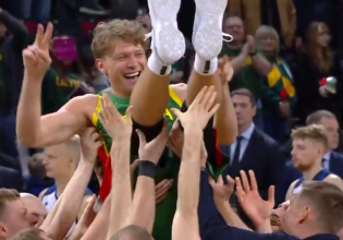 Αποθέωση Κουζμίνσκας στο αντίο του στην εθνική Λιουανίας (pic)