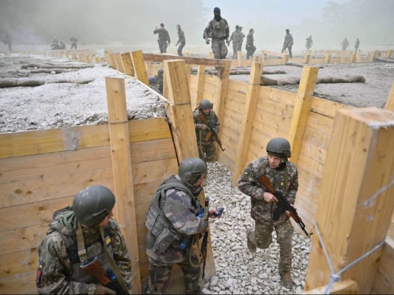 Φιάσκο στην Ουκρανία: Η ταξιαρχία που κόστισε 1 δισ. και αφανίστηκε