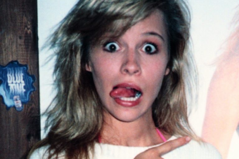 Γιατί η Πάμελα Άντερσον χρωστά τα πάντα σε έναν ποδοσφαιρικό αγώνα