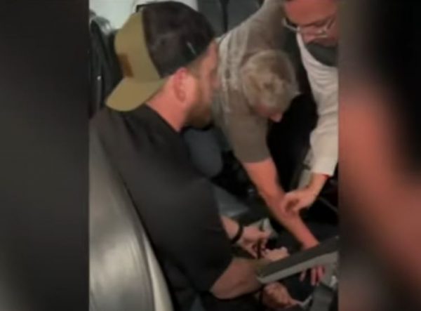 ΗΠΑ: Άνδρας έσπασε το παράθυρο του αεροπλάνου εν ώρα πτήσης