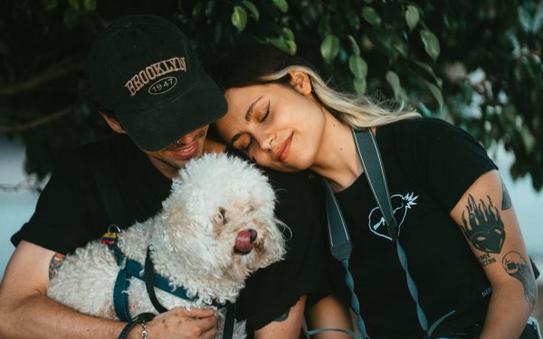 Τώρα τι κάνουμε; – Τι να κάνεις αν το κατοικίδιό σου δεν «εγκρίνει» τη νέα σου σχέση