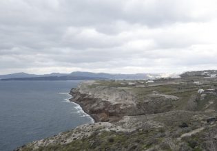 Σεισμοί: Σε επιφυλακή και η Τουρκία για το ενδεχόμενο έκρηξης του ηφαιστείου της Σαντορίνης – «Η τέφρα μπορεί να φτάσει εδώ»