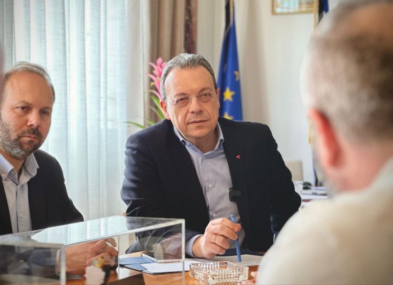 Φάμελλος από Σαντορίνη: Δεν μπορεί να μην υπάρχει παρατηρητήριο ηφαιστείου, που να ανήκει στον δήμο