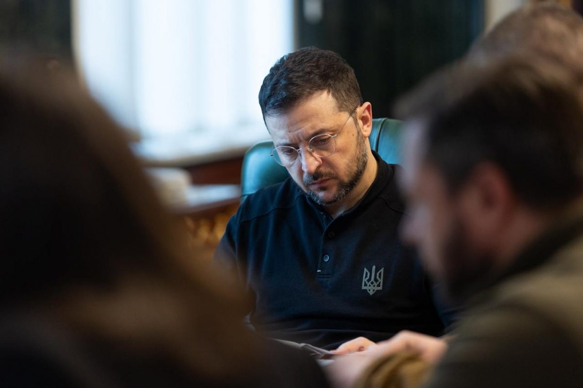 Ζελένσκι: Δηλώνει έτοιμος να καθίσει απέναντι από τον Πούτιν στις ειρηνευτικές συνομιλίες