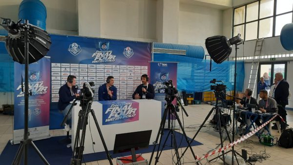 Φώτα, κάμερες, πάμε