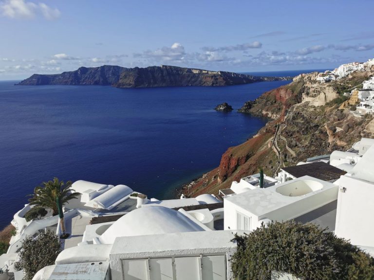 Σεισμοί στη Σαντορίνη: Στο επίκεντρο σύσκεψη υπό την υπουργό Τουρισμό