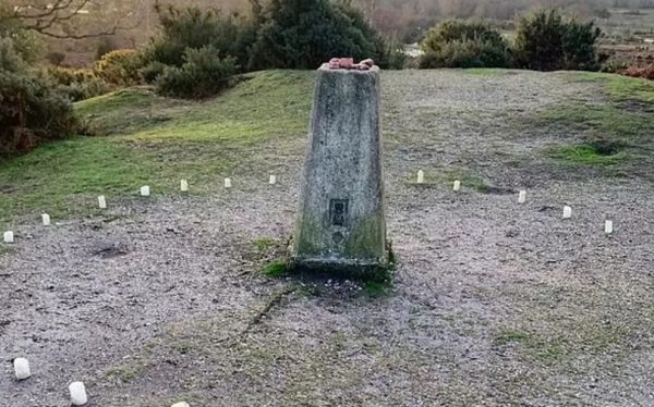 Αγγλία: Σατανιστές πέταξαν κεφάλι ελαφιού έξω από εκκλησία – Πώς τους… τρόλαρε ο ιερέας