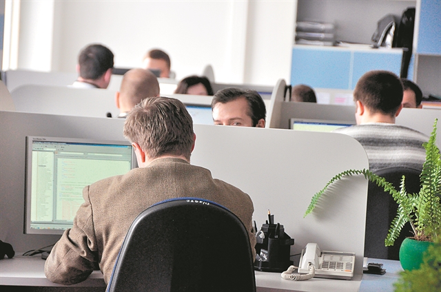 Δημόσιοι υπάλληλοι: Τι αλλάζει στους μισθούς με την «κατάργηση» της προσωπικής διαφοράς [παράδειγμα]